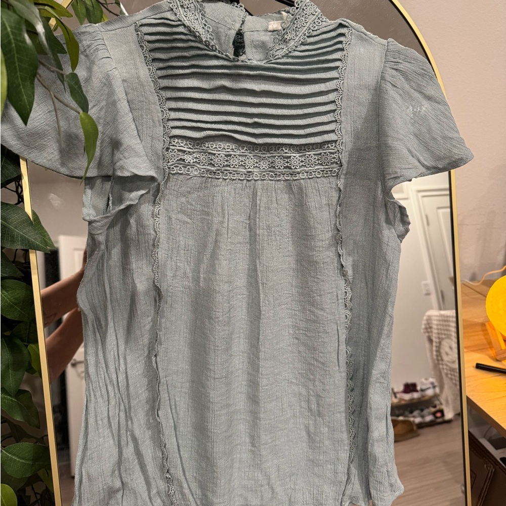 E&M mint green blouse size S